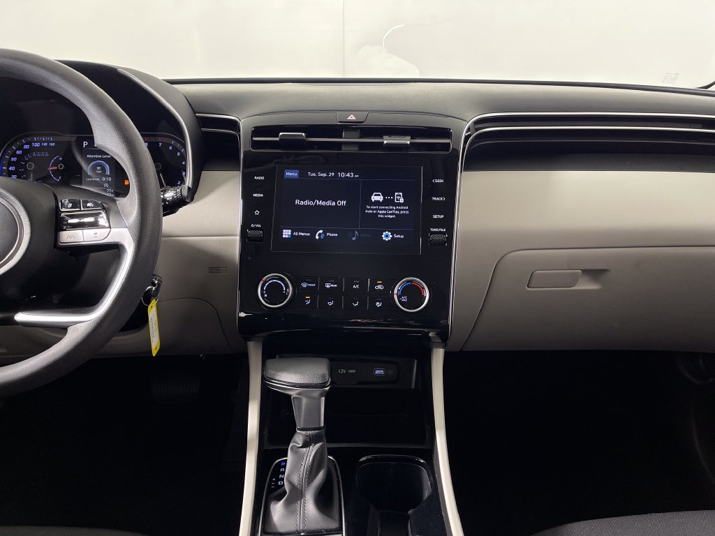 Certified 2024 Hyundai Tucson SE FWD image 17