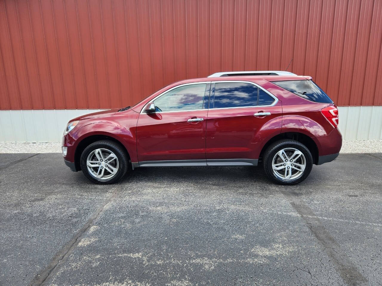 Used 2016 Chevrolet Equinox LTZ w/ Enhanced Convenience Package AWD/4WD image 2