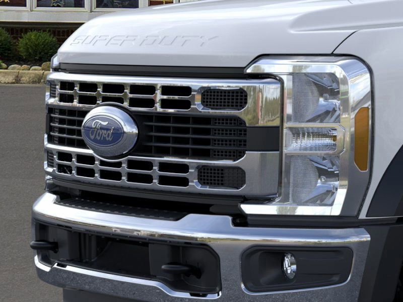 New 2026 Ford F550 4x4 Crew Cab image 17
