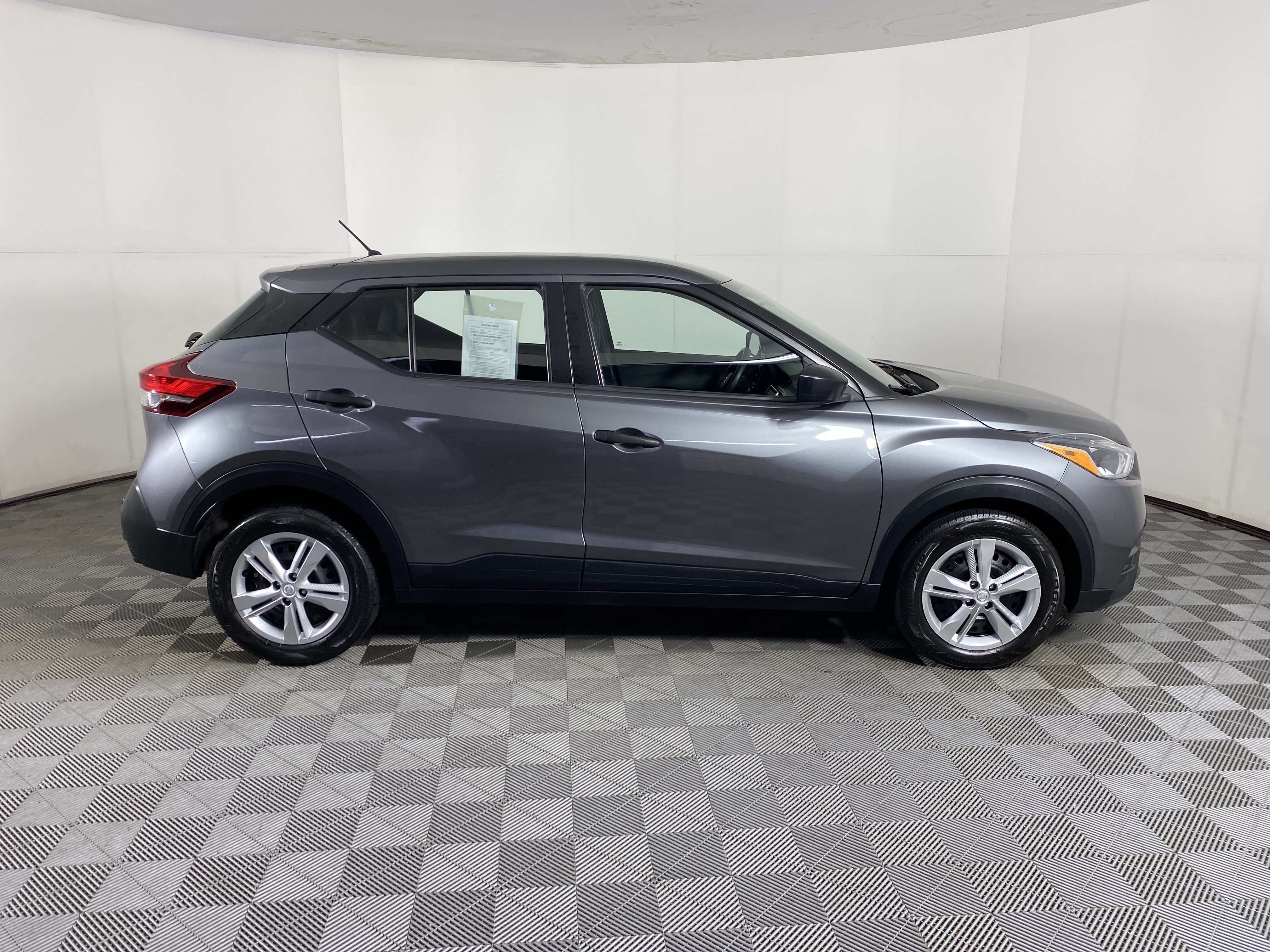 Used 2020 Nissan Kicks S FWD image 5