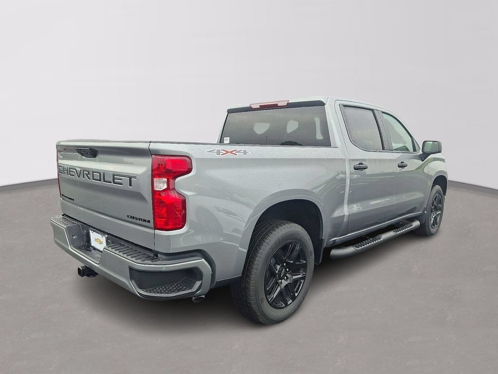 New 2026 Chevrolet Silverado 1500 Custom w/ LPO, Dark Essentials Package AWD/4WD image 4