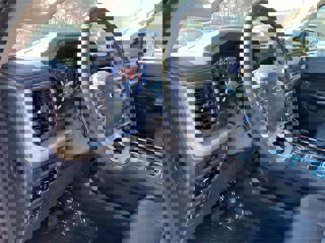 New 2024 Ford Expedition XLT image 13