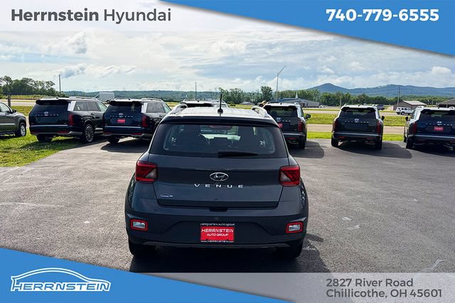 Used 2024 Hyundai Venue SEL FWD image 30
