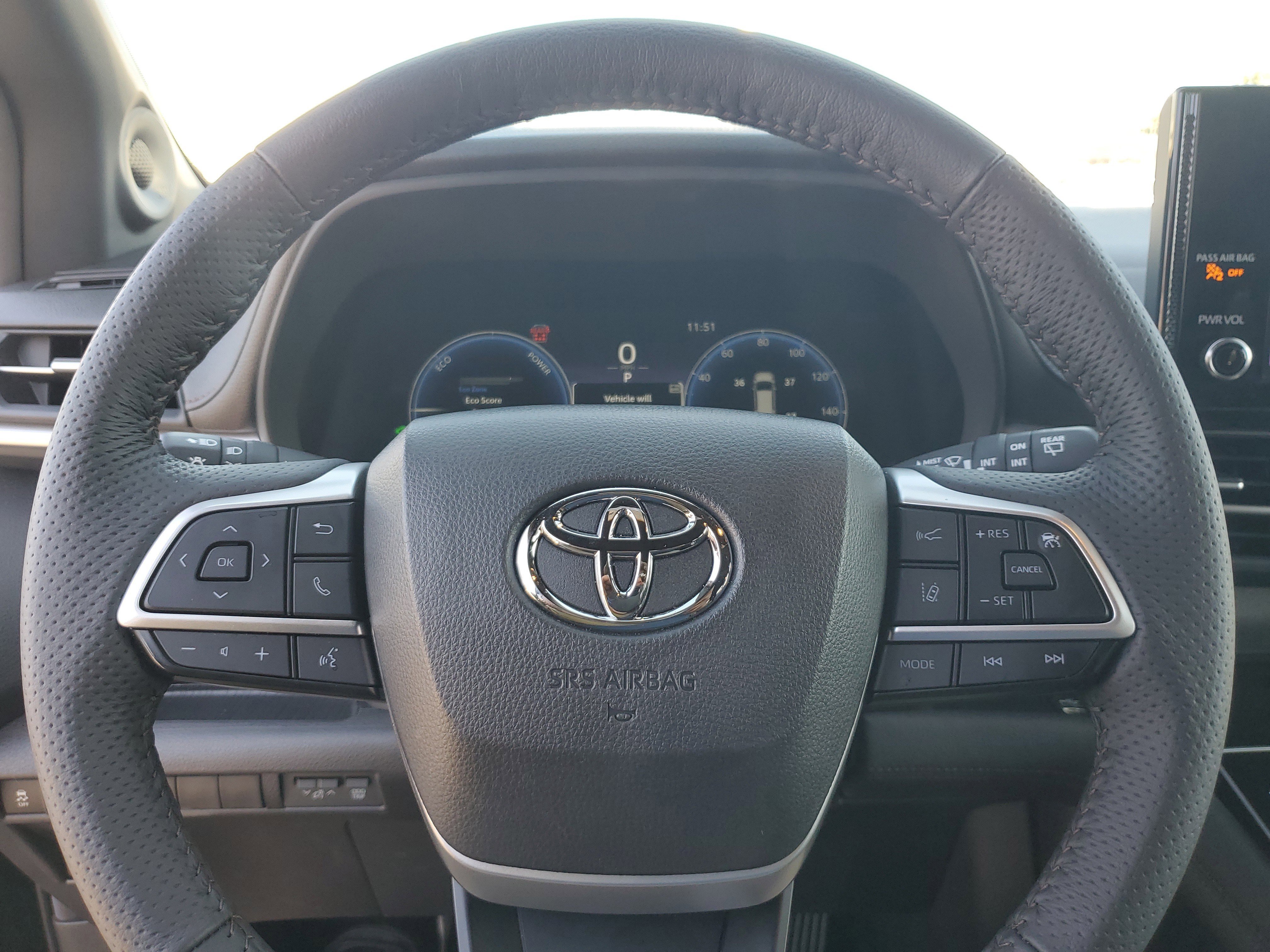 Used 2025 Toyota Sienna Limited image 22