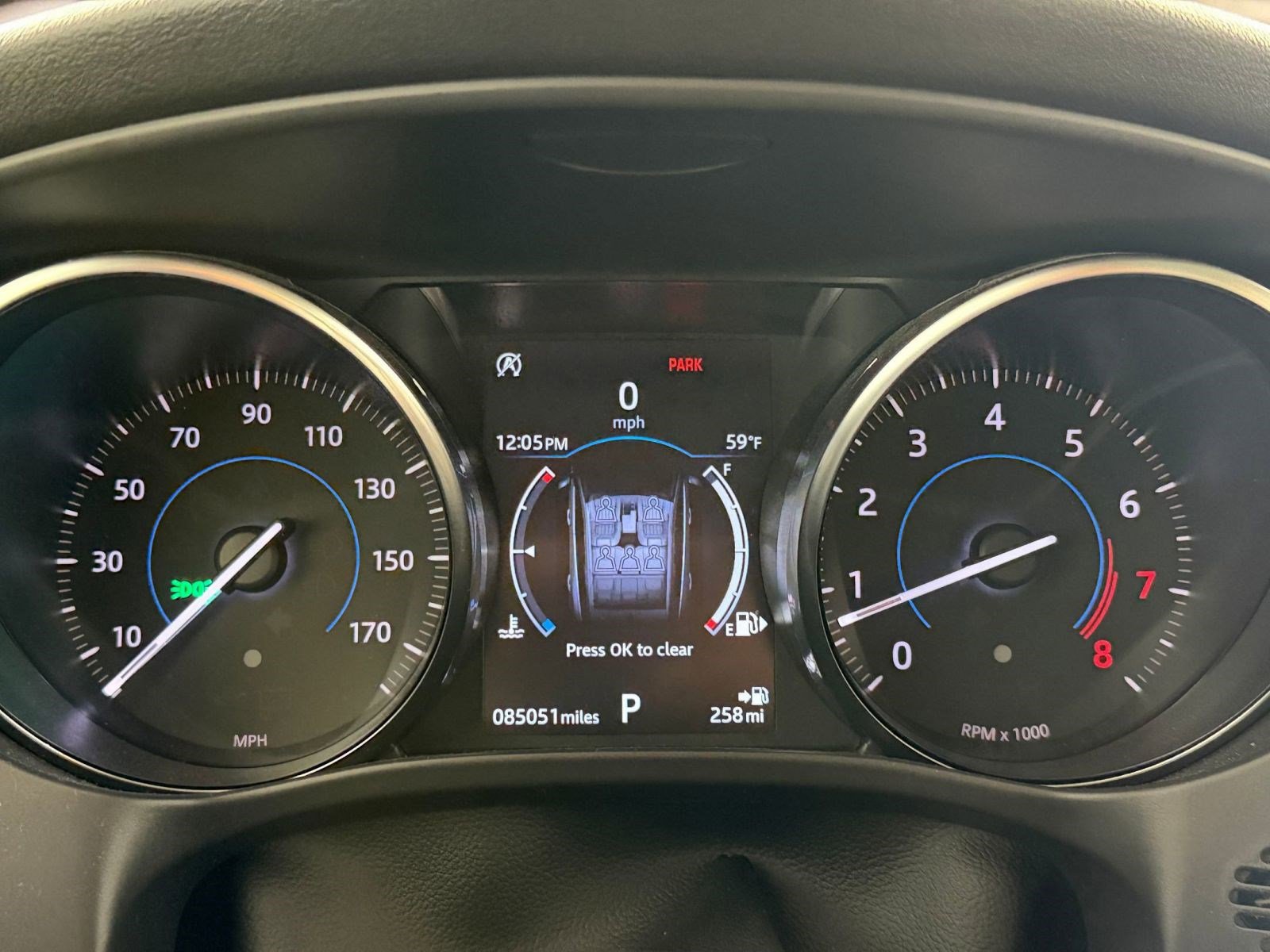 Used 2018 Jaguar F-PACE Premium AWD/4WD image 17