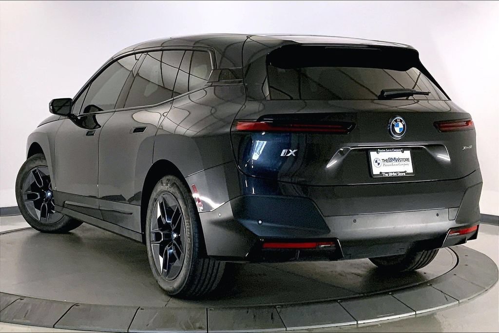 Used 2024 BMW iX xDrive50 AWD/4WD image 9