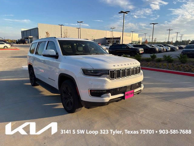 Used 2022 Jeep Wagoneer Series III w/ Flexible Seating Group AWD/4WD image 1
