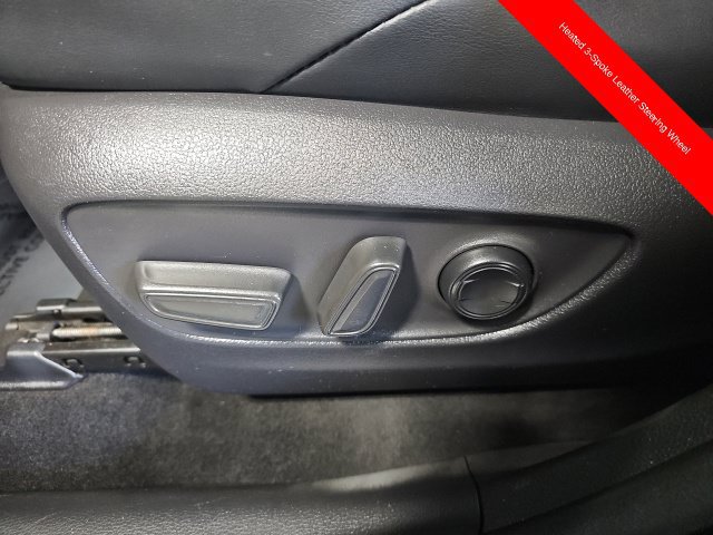 Used 2022 Toyota RAV4 XSE w/ XSE Grade Weather Package AWD/4WD image 17
