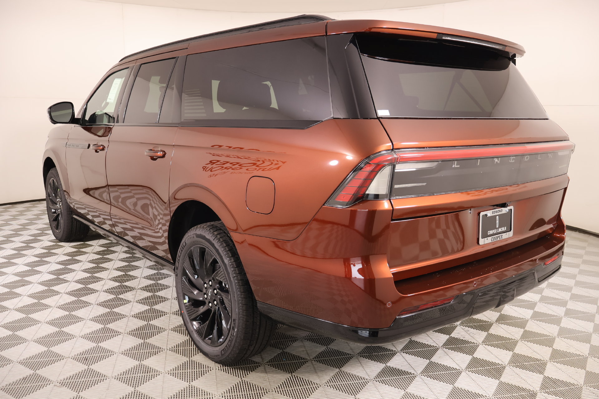 New 2027 Lincoln Navigator L Reserve w/ Jet Appearance Package AWD/4WD image 25