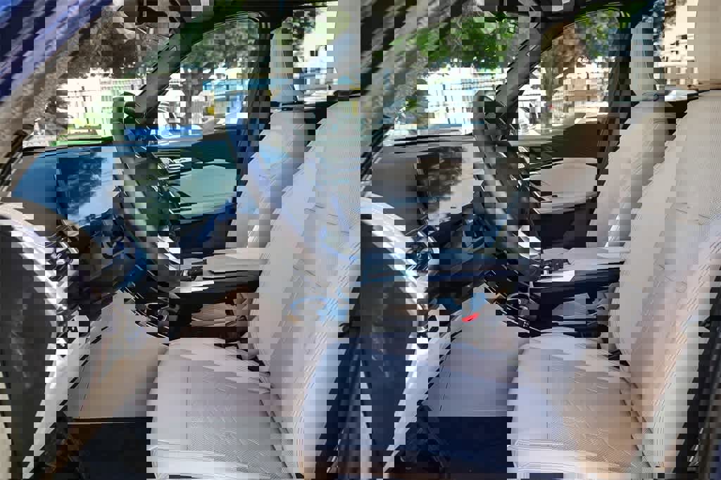 Used 2024 BMW X1 xDrive28i w/ Convenience Package image 17