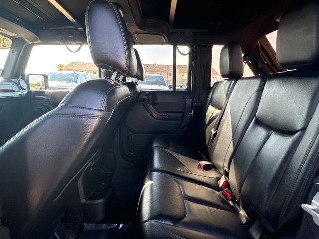 Used 2017 Jeep Wrangler Unlimited Sahara AWD/4WD image 30
