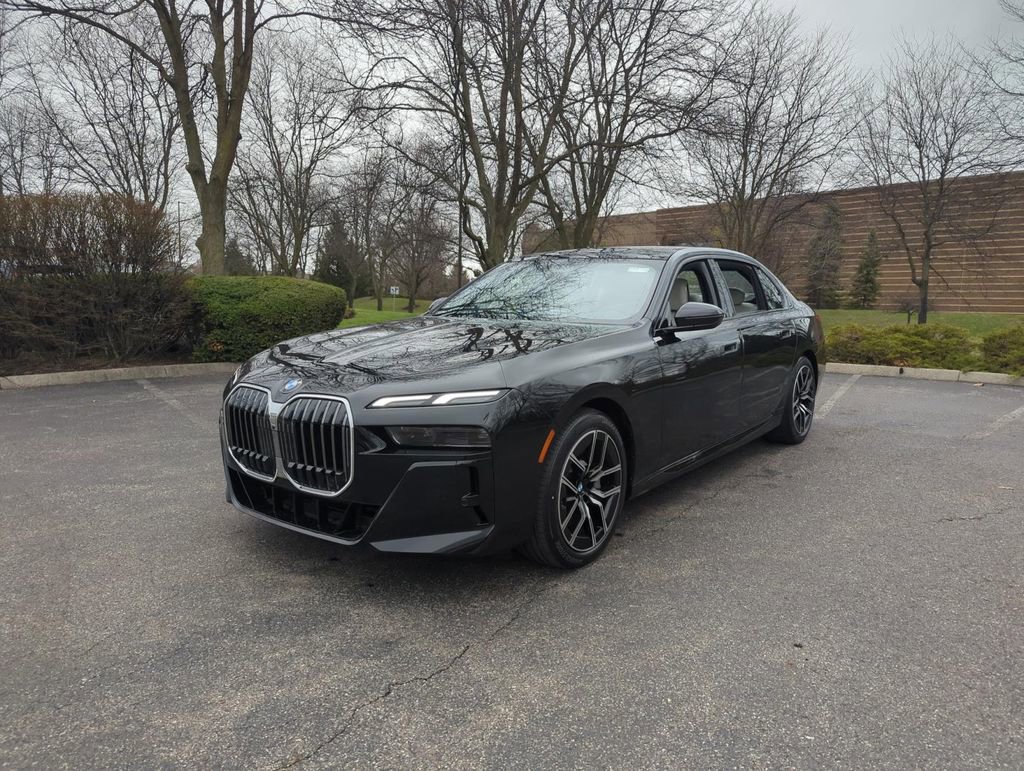 New 2025 BMW 760i xDrive w/ Executive Package image 3