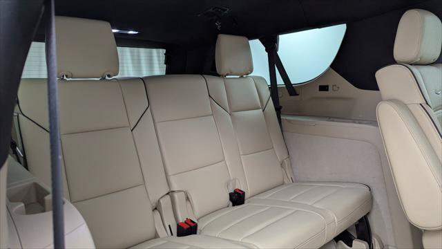 Used 2023 Cadillac Escalade ESV Premium Luxury w/ Performance Package AWD/4WD image 21