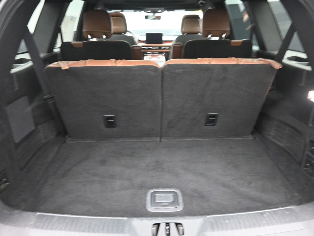 Used 2020 Lincoln Aviator Reserve w/ Equipment Group 201A image 10