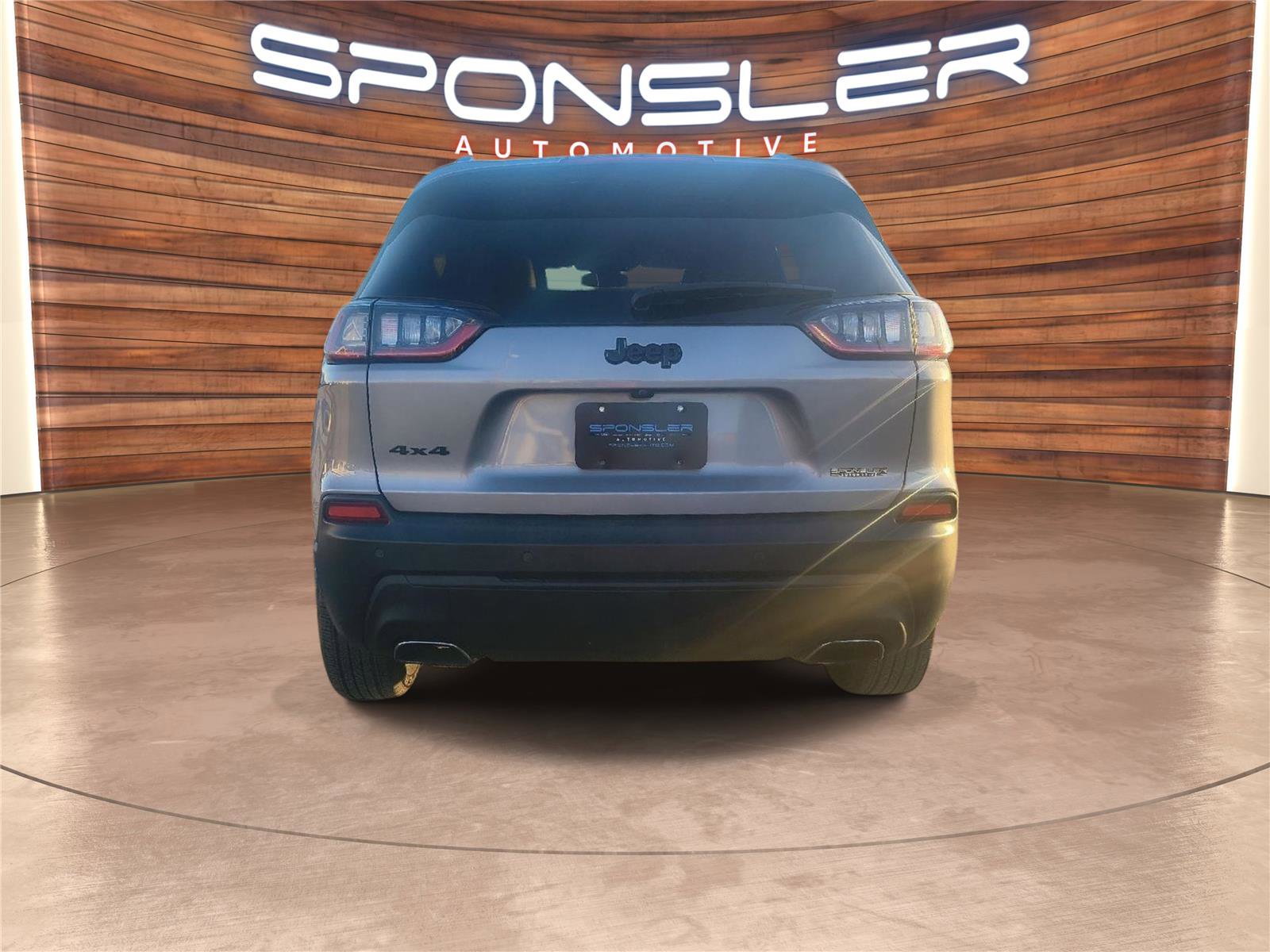 Used 2020 Jeep Cherokee Latitude Plus image 5