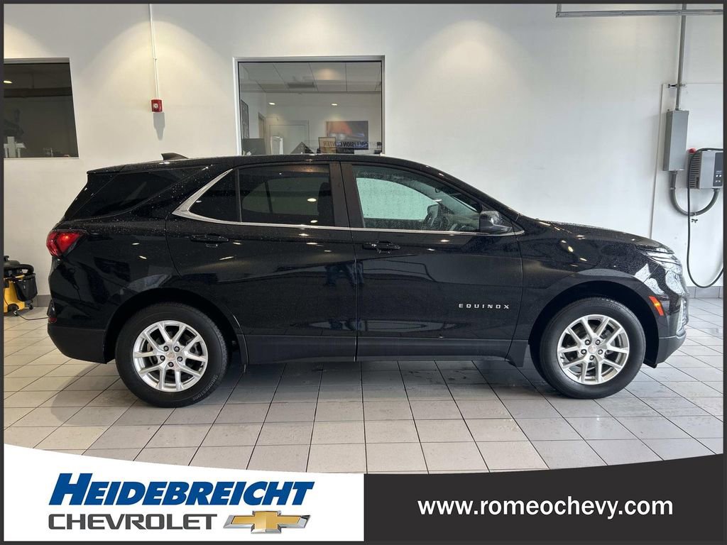 Used 2024 Chevrolet Equinox LT w/ LPO, Floor Liner Package AWD/4WD image 2