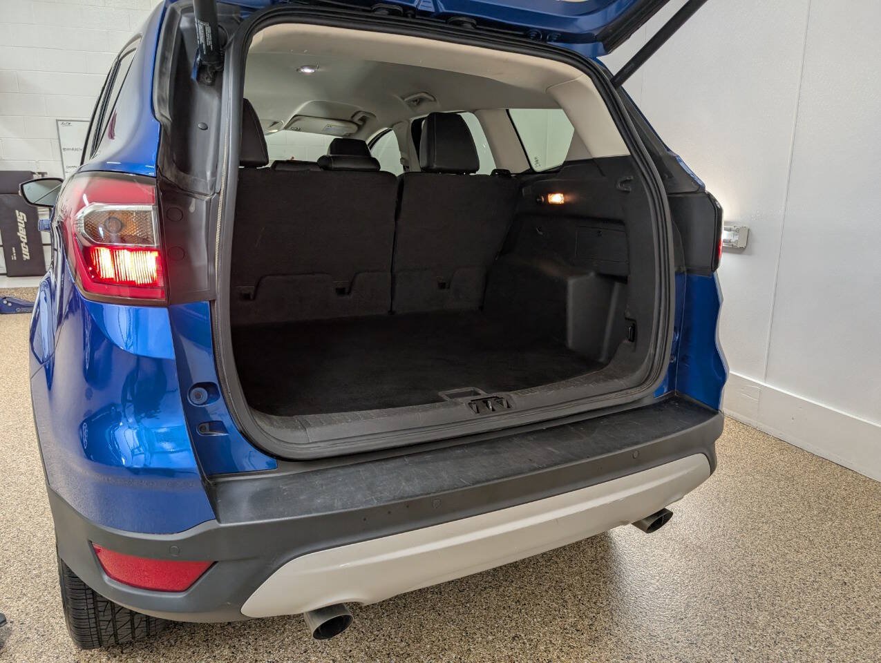 Used 2017 Ford Escape Titanium FWD image 14