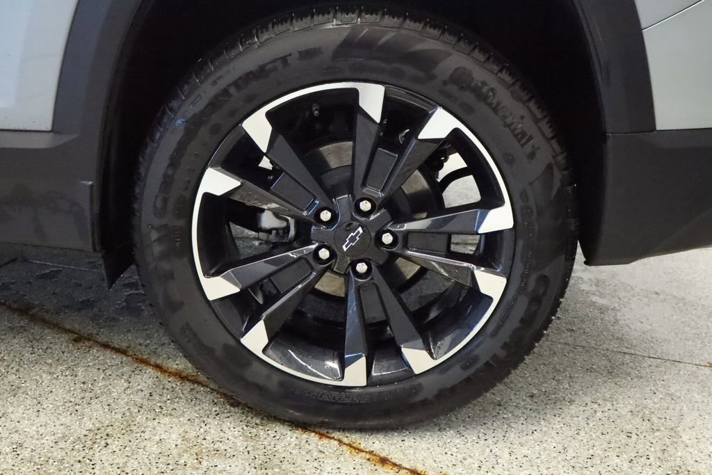 Used 2025 Chevrolet Equinox RS w/ Convenience Package III image 17