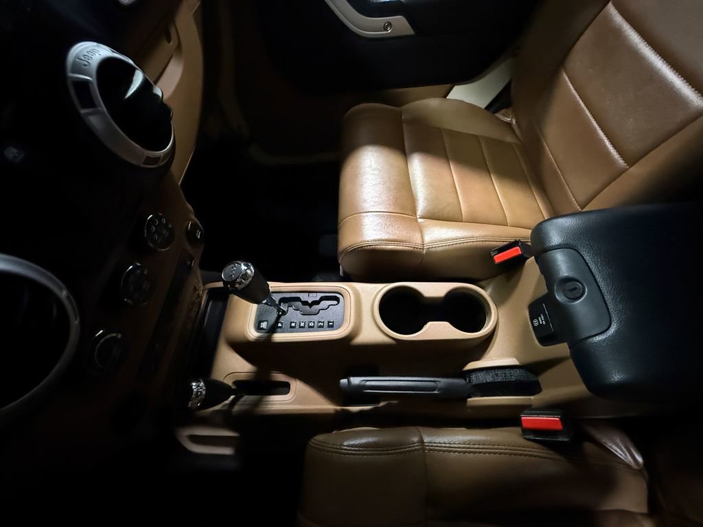 Used 2011 Jeep Wrangler Sahara w/ Connectivity Group AWD/4WD image 80