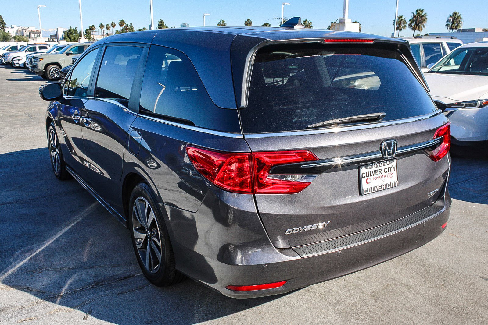 Used 2023 Honda Odyssey Touring image 7