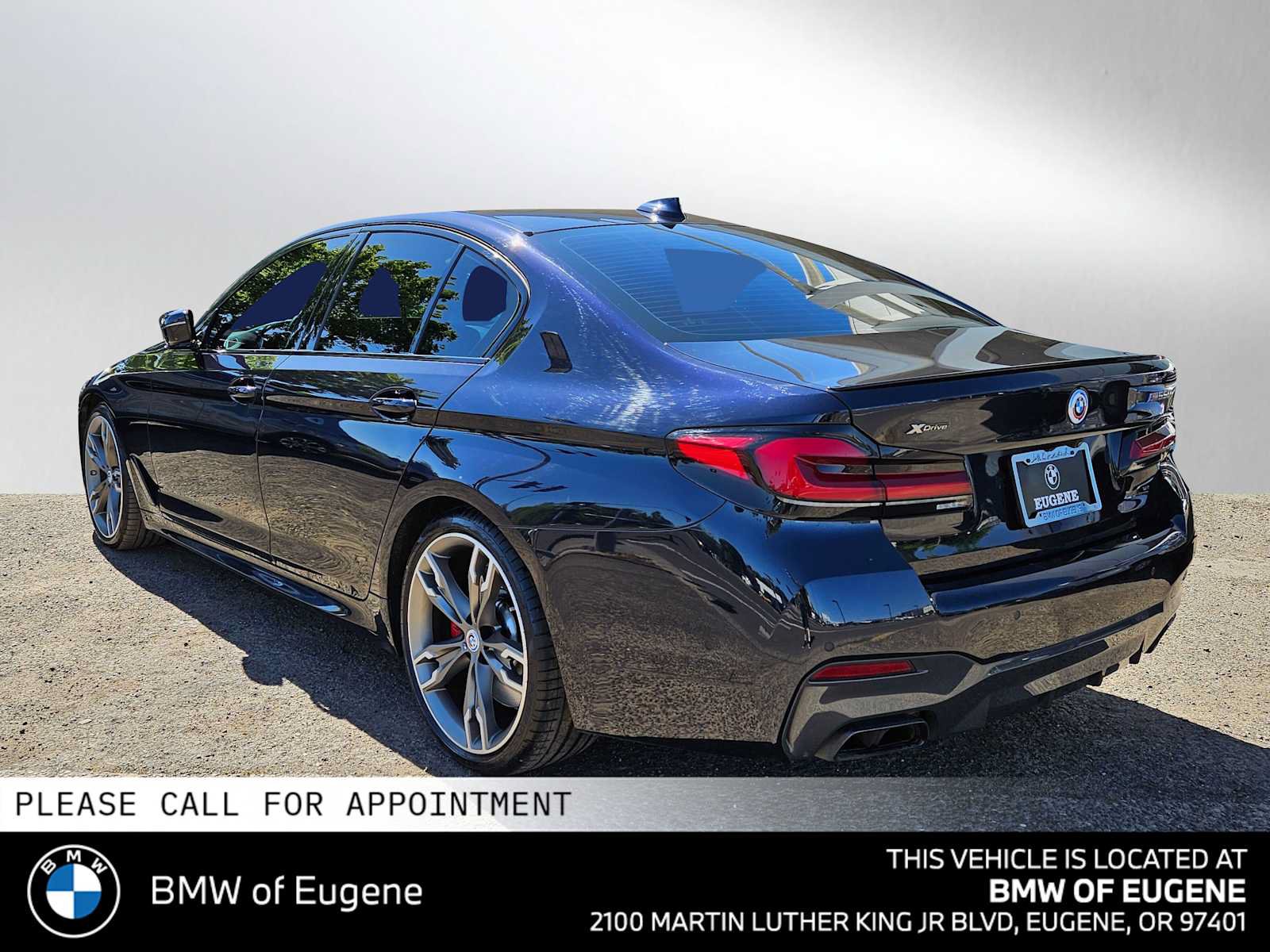 Used 2023 BMW M550i xDrive w/ Executive Package AWD/4WD image 5