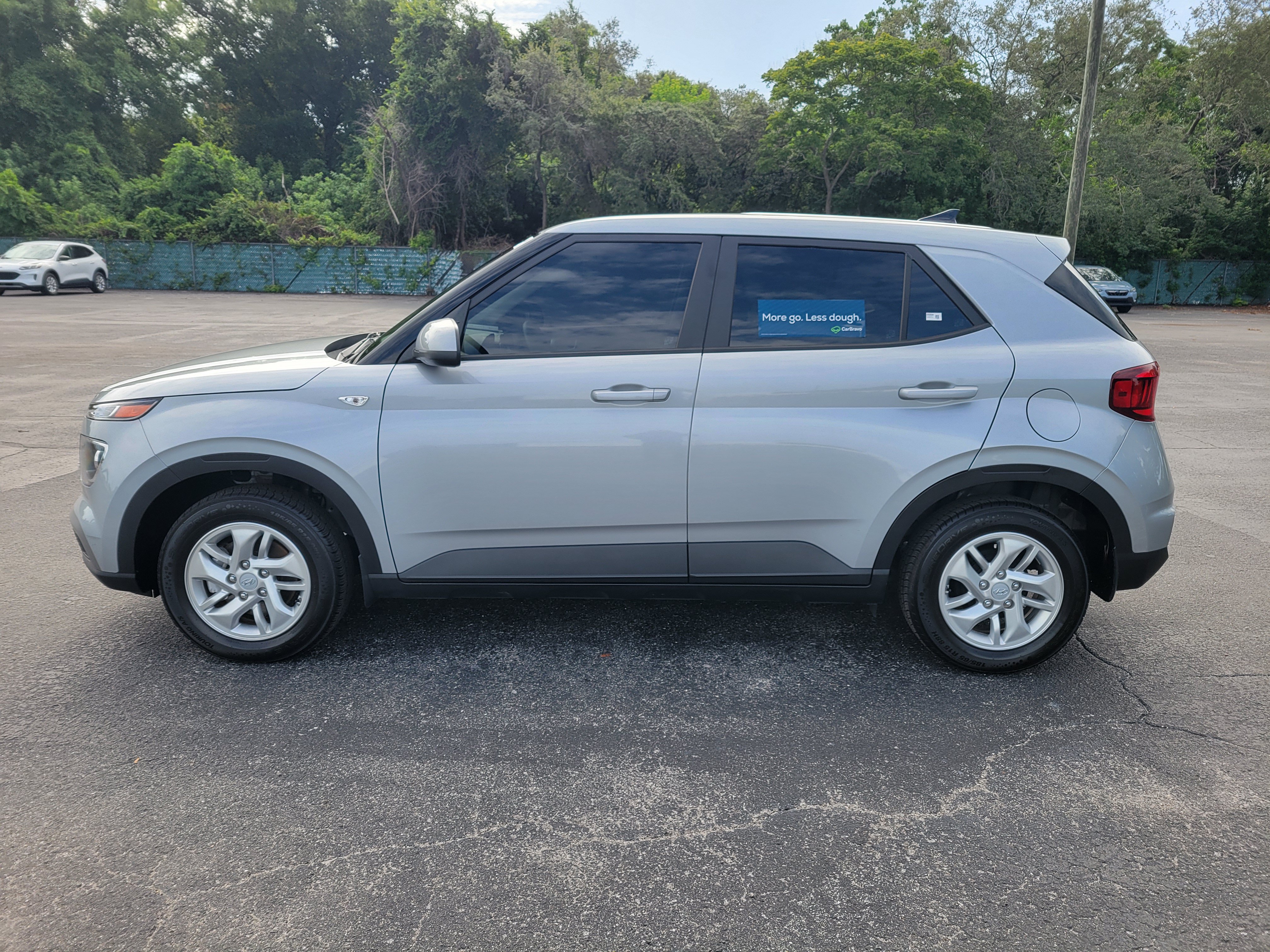 Used 2021 Hyundai Venue SE FWD image 9