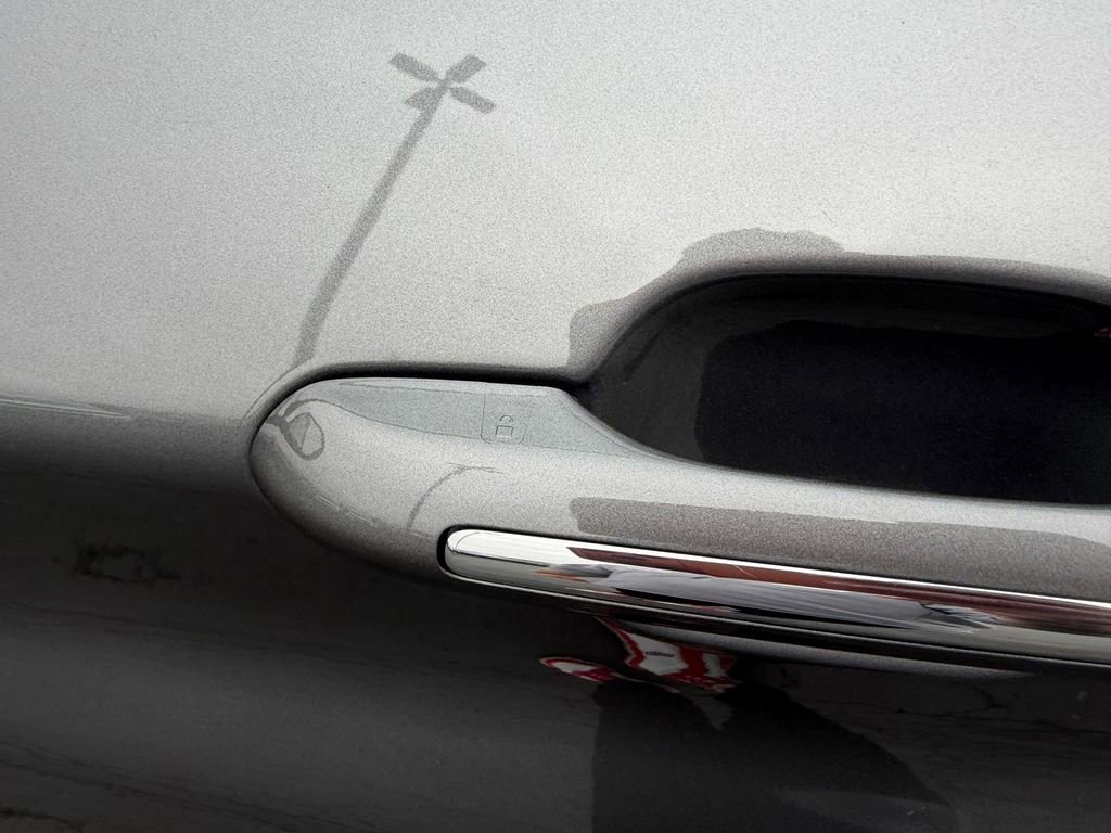 Used 2022 Ford Explorer Limited w/ Equipment Group 301A image 13