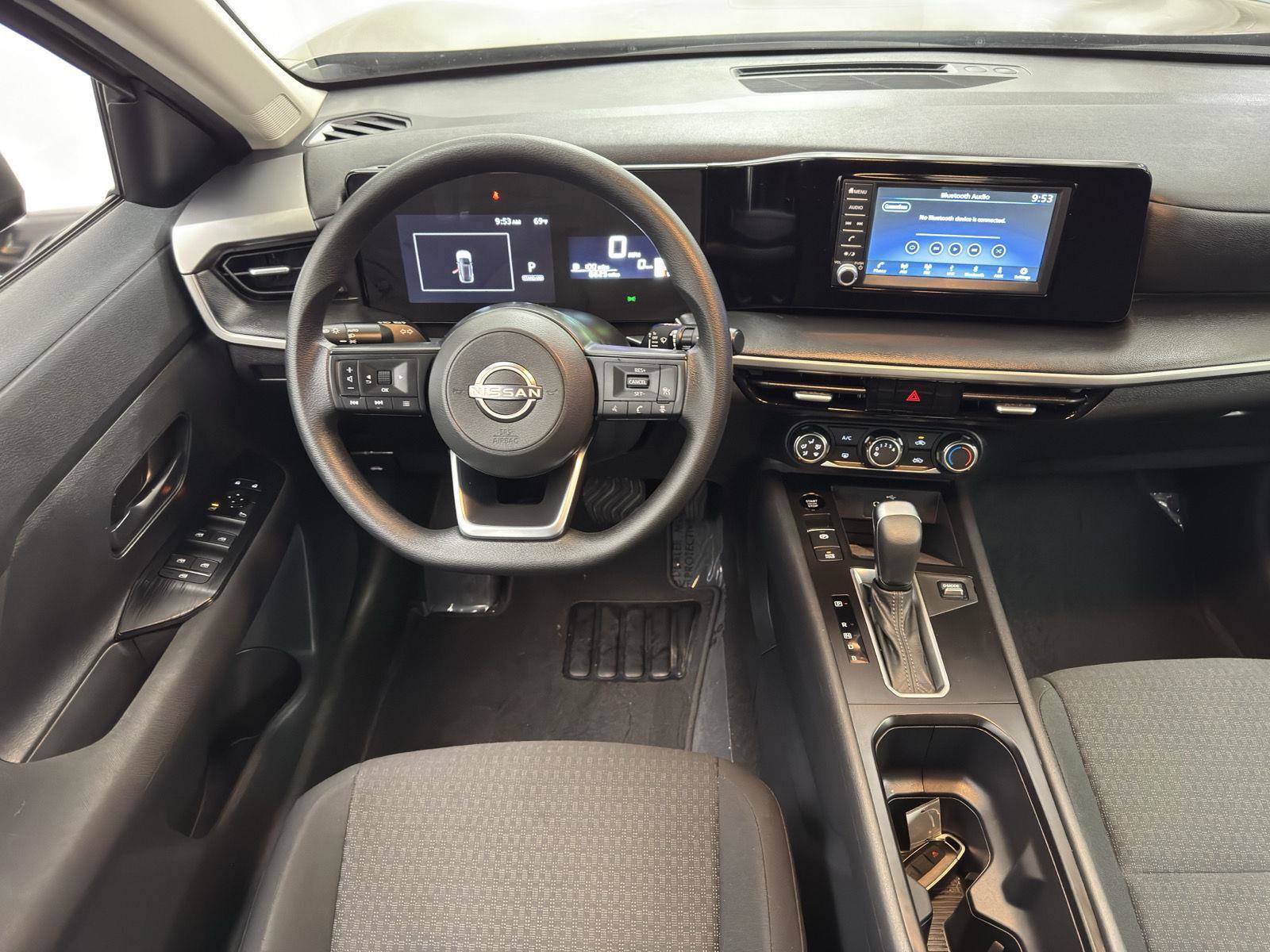 Used 2025 Nissan Kicks S AWD/4WD image 32