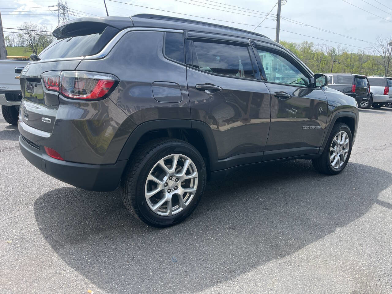 Used 2023 Jeep Compass Latitude AWD/4WD image 6