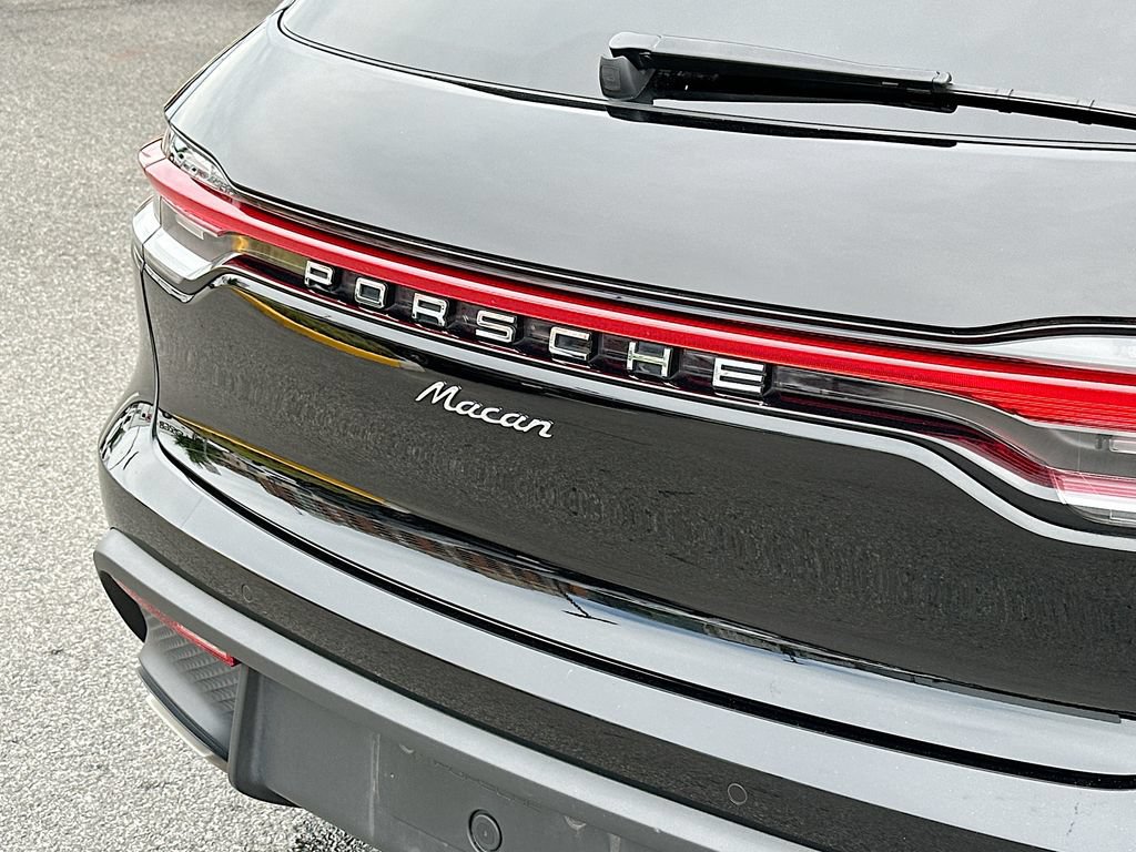 Certified 2023 Porsche Macan Turbo AWD/4WD image 34