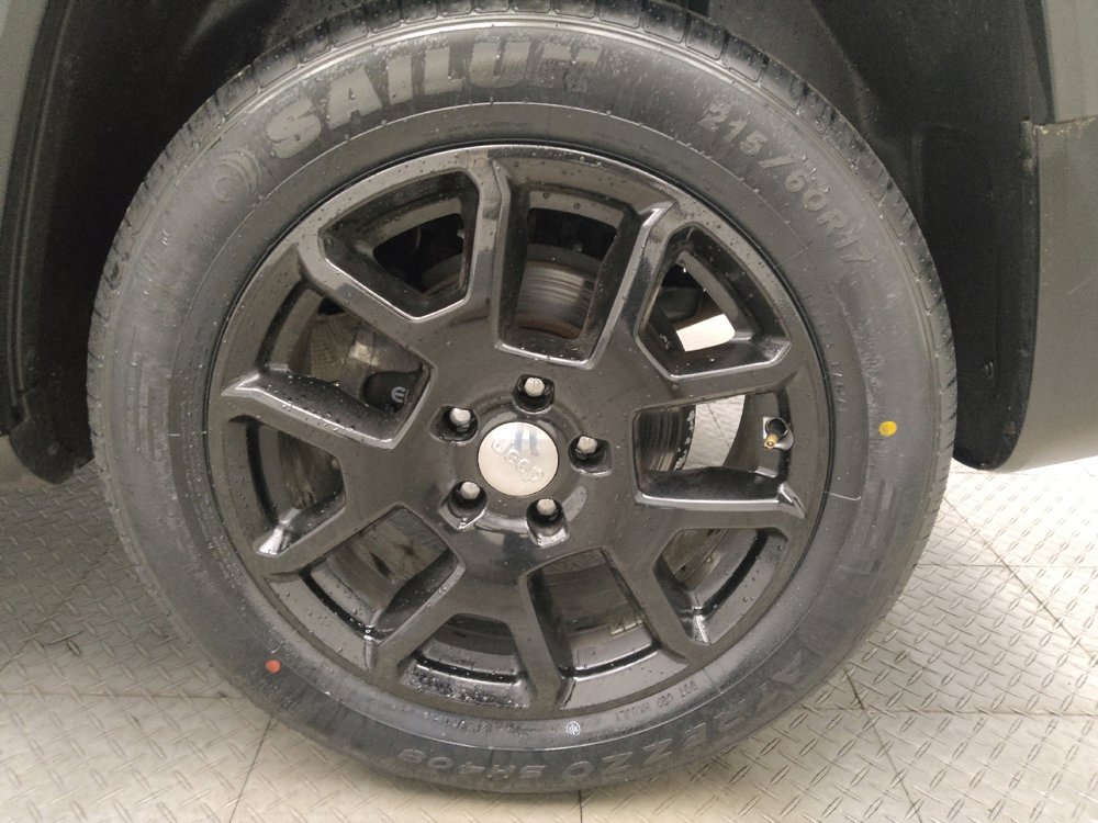 Used 2021 Jeep Renegade Latitude FWD image 31