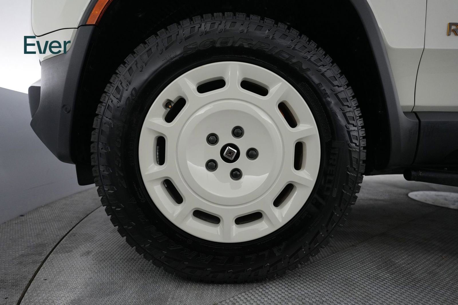 Used 2025 Rivian R1S Adventure AWD/4WD image 19