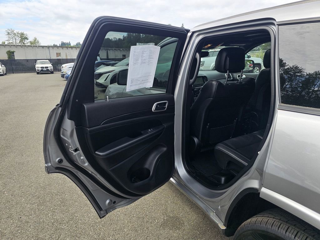 Used 2020 Jeep Grand Cherokee Altitude AWD/4WD image 22