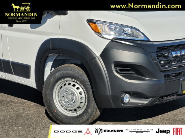 New 2026 RAM ProMaster 2500 w/ Convenience Group FWD image 3