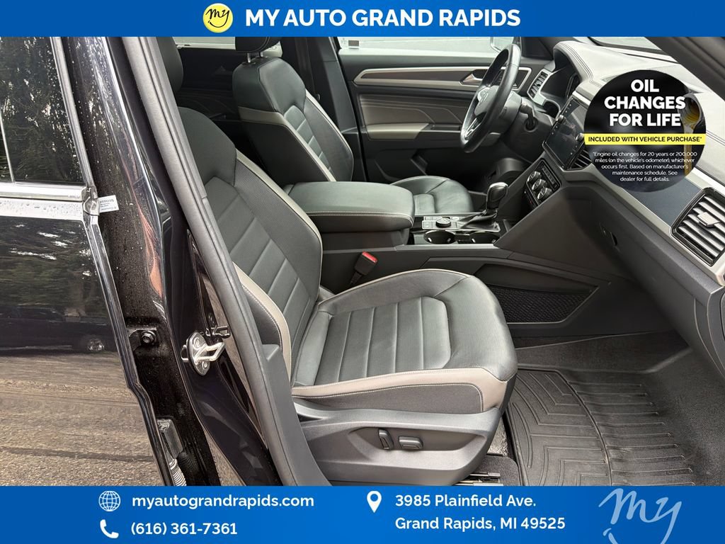 Used 2022 Volkswagen Atlas Cross Sport SEL Premium R-Line AWD/4WD image 25