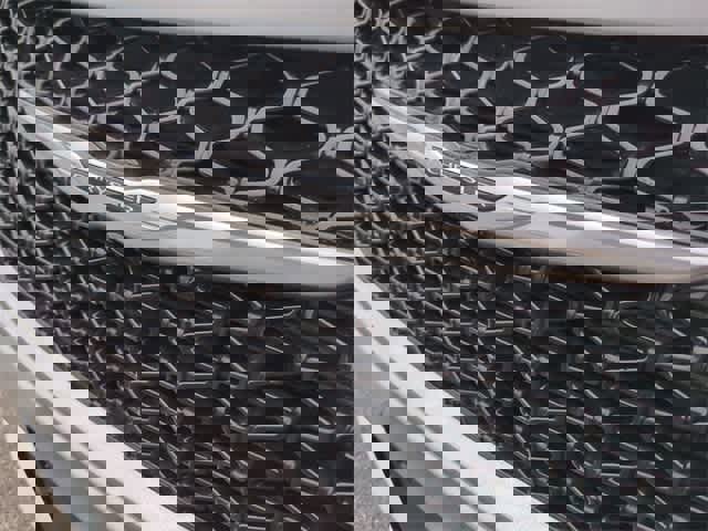 Used 2023 Chrysler Pacifica Touring-L image 12