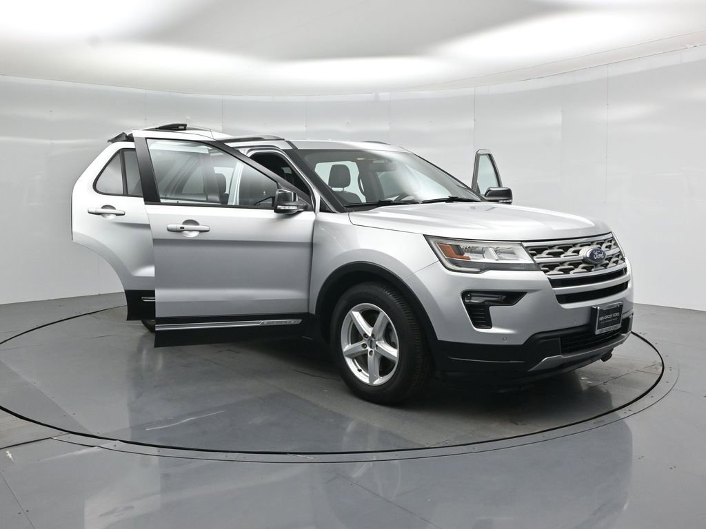 Certified 2018 Ford Explorer XLT w/ Equipment Group 202A image 33