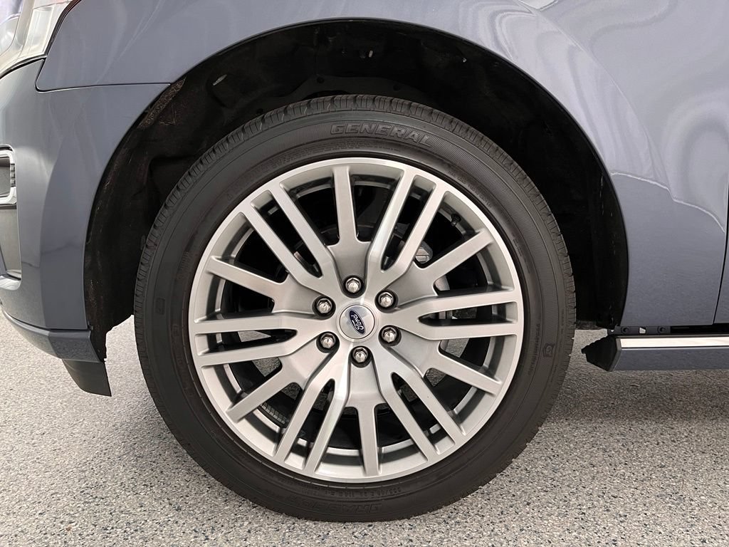 Used 2023 Ford Expedition Platinum AWD/4WD image 34