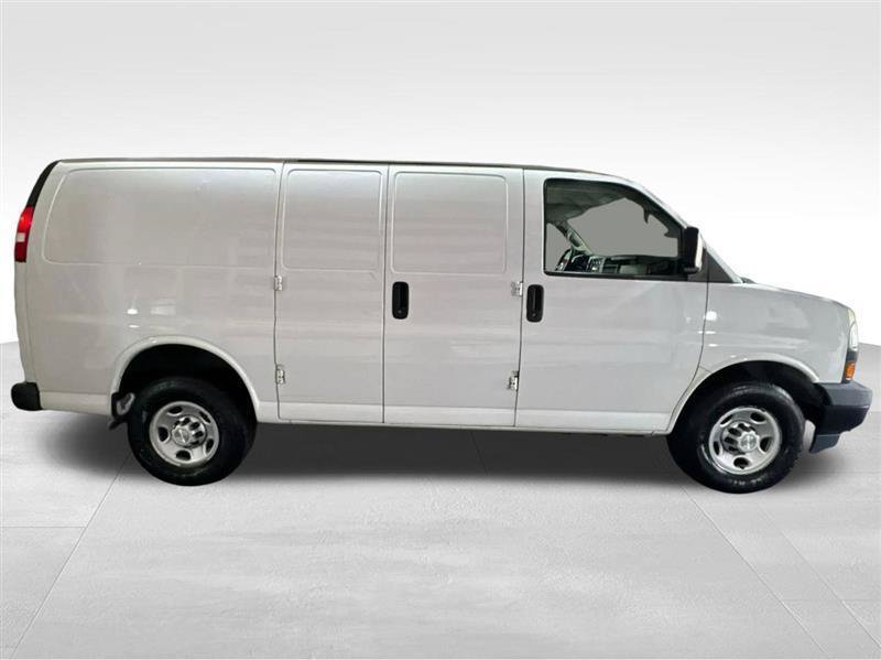 Used 2019 Chevrolet Express 2500 w/ Driver Convenience Package RWD image 4