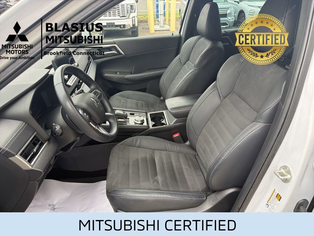 Used 2023 Mitsubishi Outlander 4WD Plug-In Hybrid image 16
