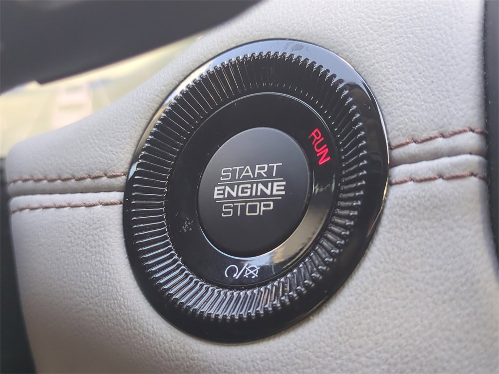 Certified 2022 Jeep Compass Limited image 30