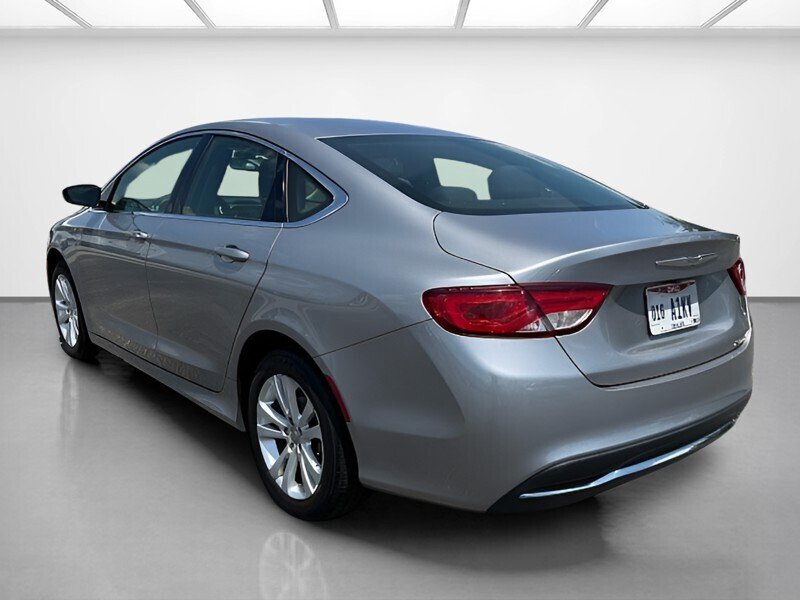 Used 2016 Chrysler 200 Limited FWD image 5