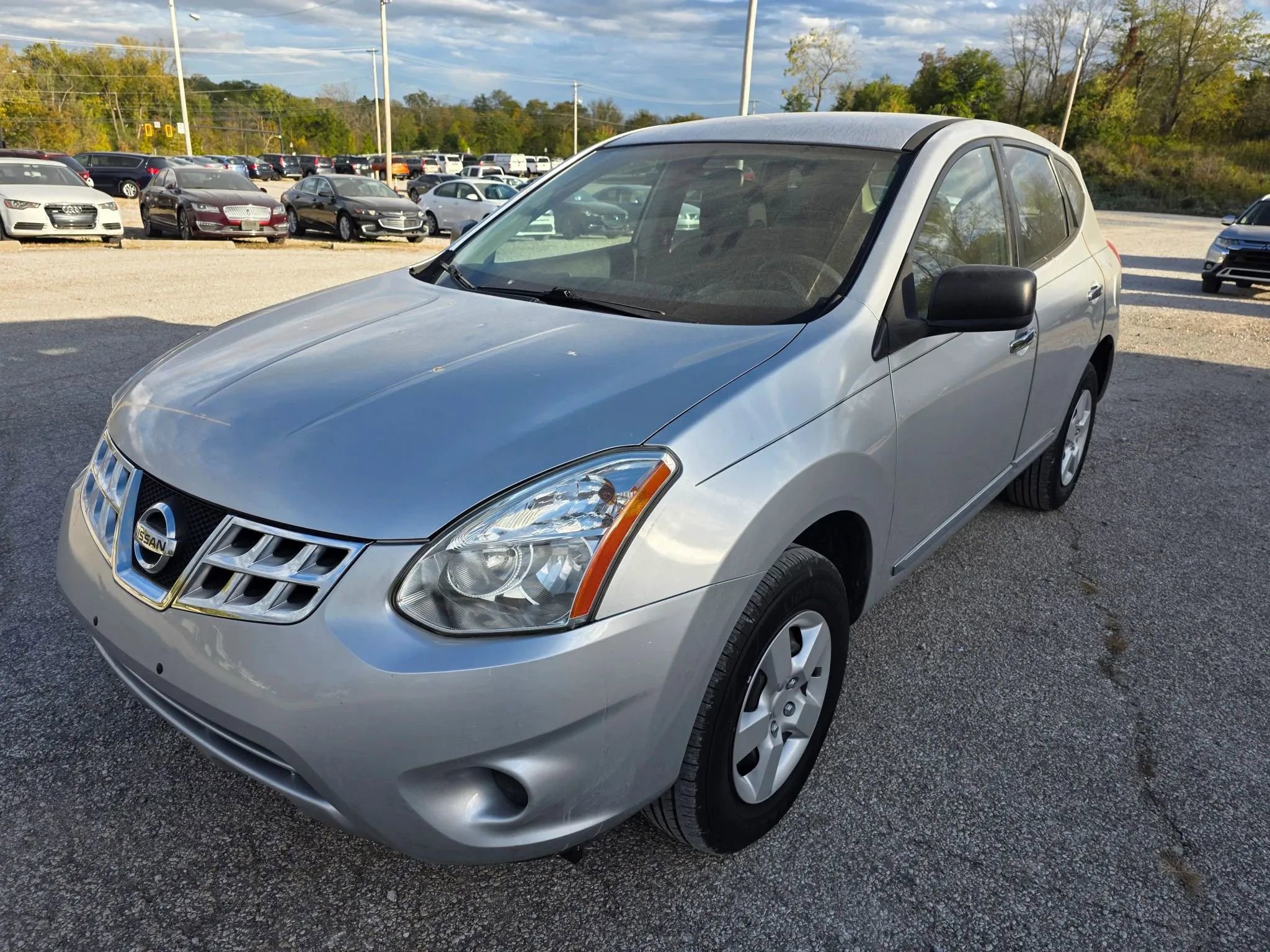 Used 2013 Nissan Rogue S image 2