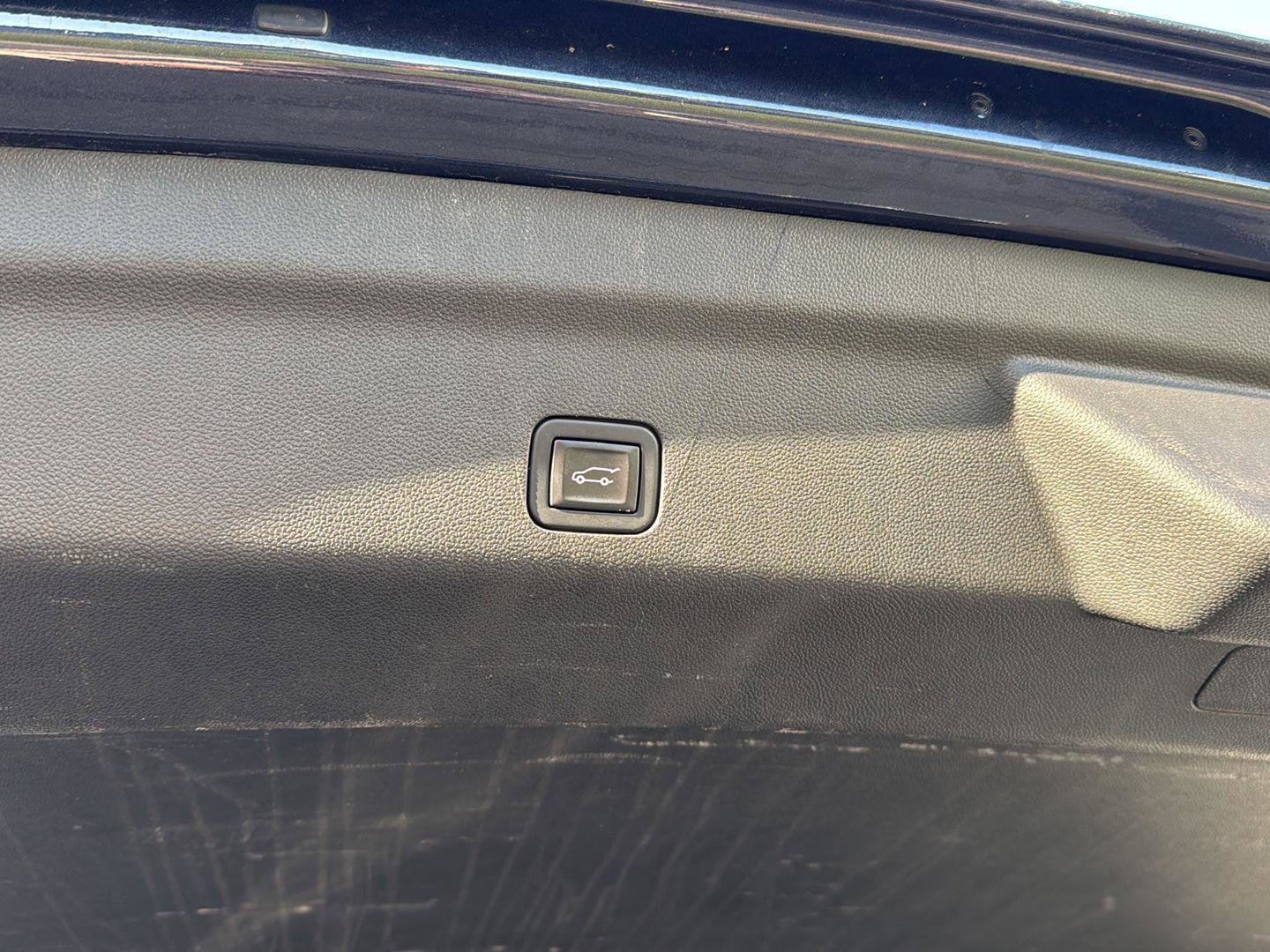 Used 2023 Chevrolet Tahoe Premier image 33