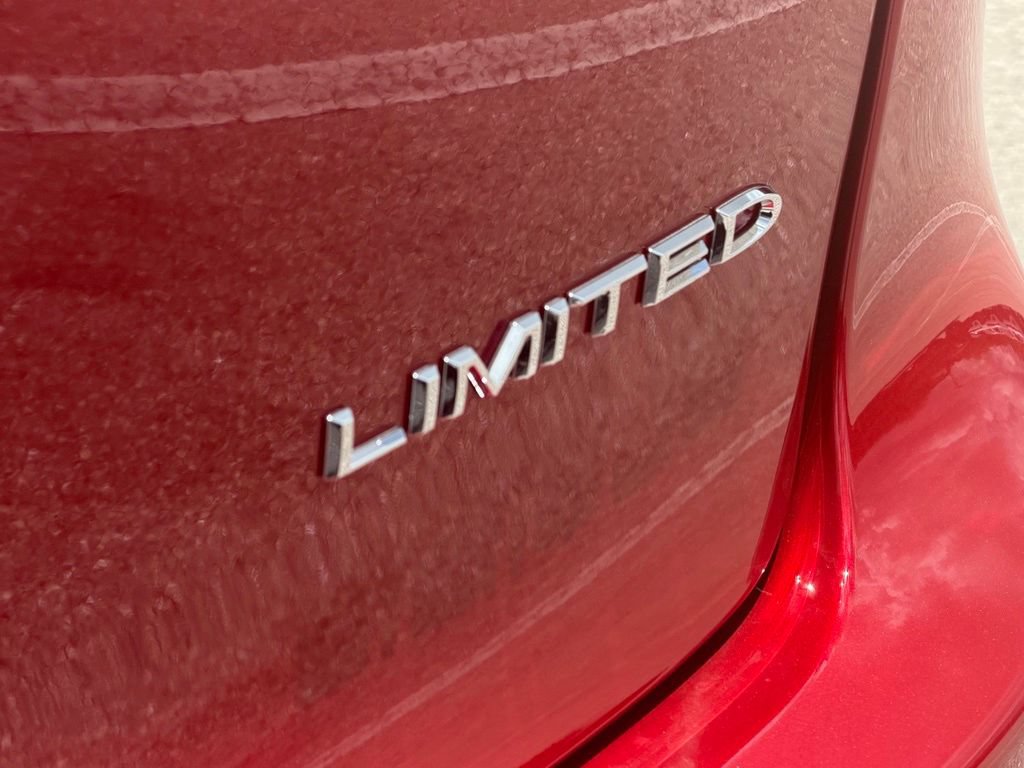 New 2027 Chrysler Pacifica Limited FWD image 36