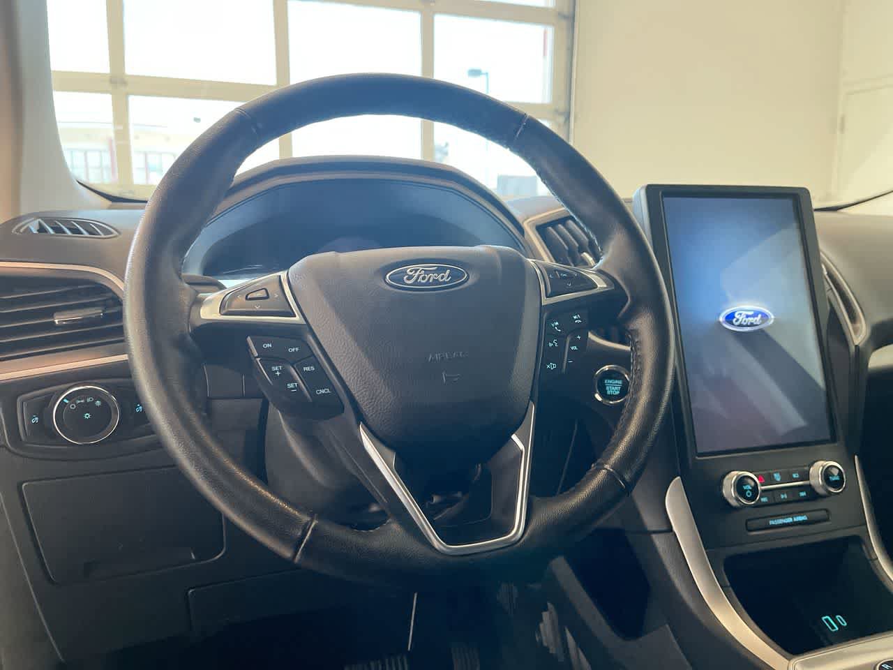 Used 2024 Ford Edge SEL AWD/4WD image 14