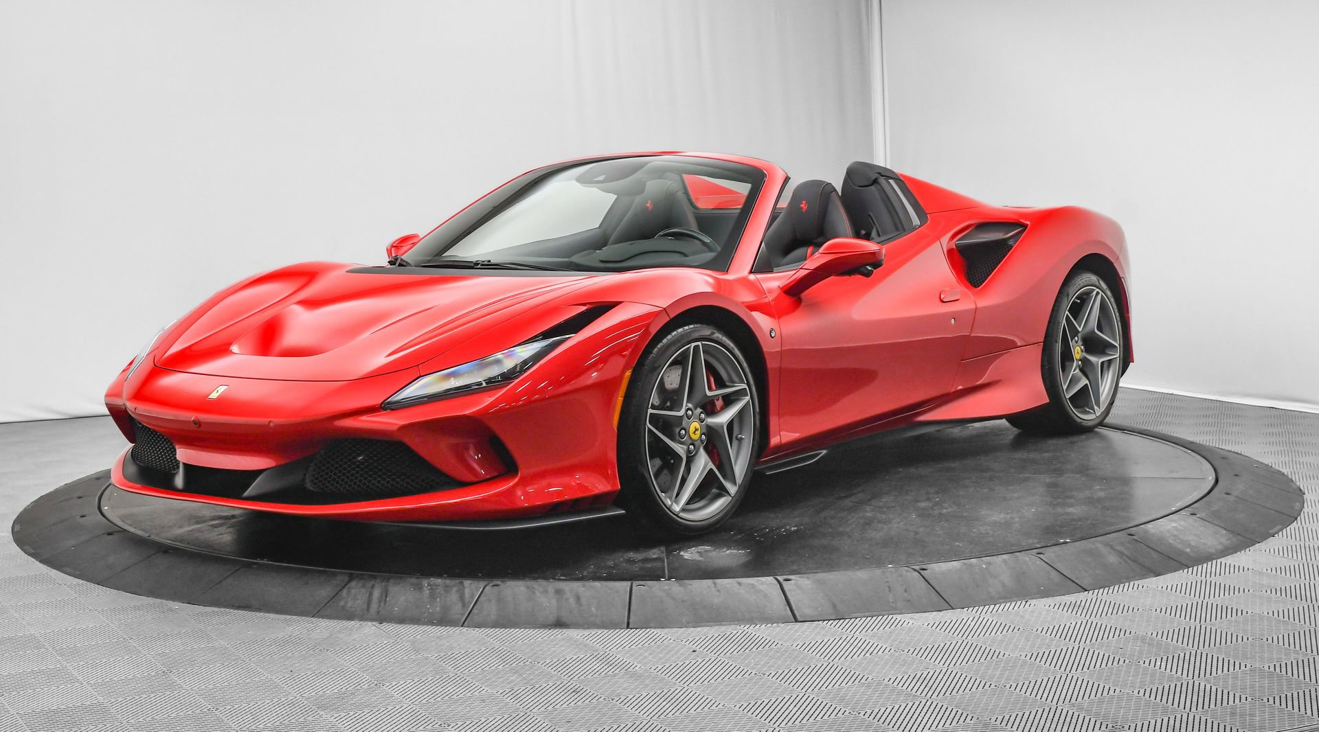 Used 2021 Ferrari F8 Tributo image 4