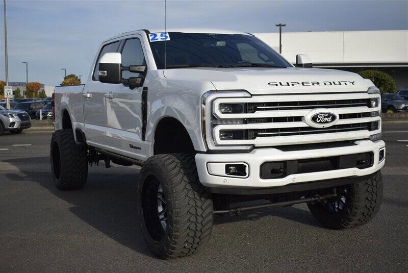 Used 2025 Ford F350 Platinum w/ FX4 Off-Road Package image 7