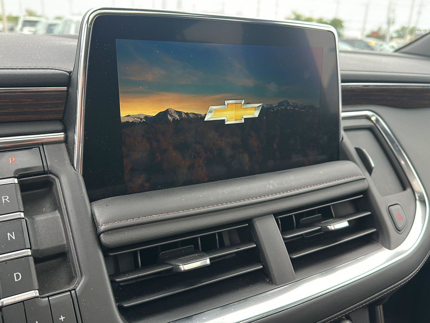 Used 2024 Chevrolet Tahoe High Country AWD/4WD image 9