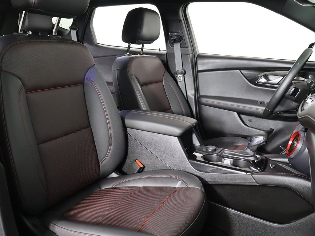 Used 2025 Chevrolet Blazer RS image 31